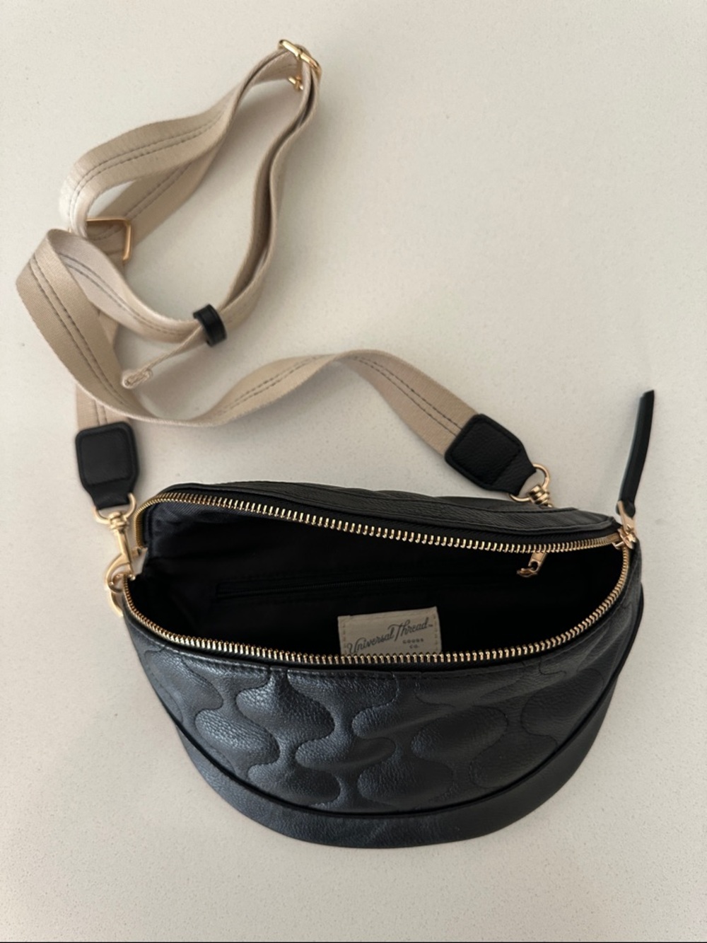 Universal Thread Black Quilted Crossbody with Beige Strap
